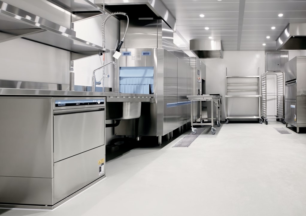 Kitchen and food and beverages areas cleaning